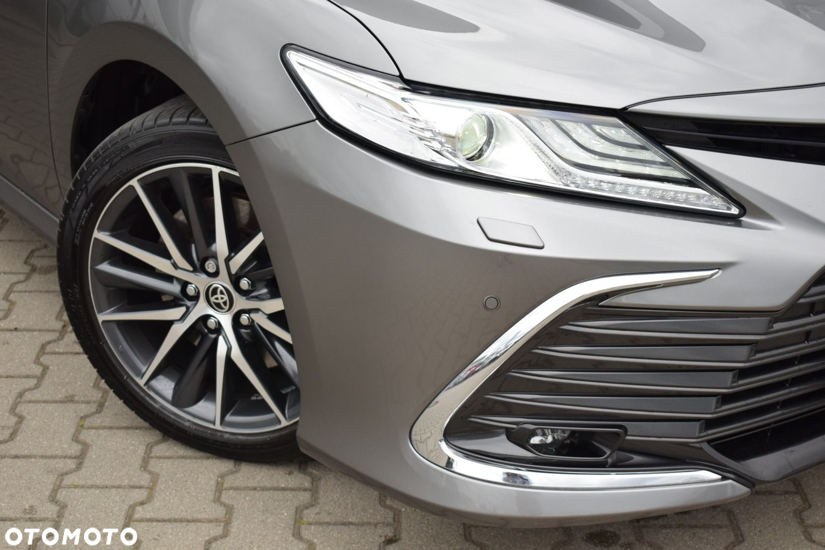 Toyota Camry - 11