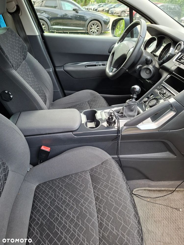 Peugeot 3008 1.6 BlueHDi Style S&S - 10