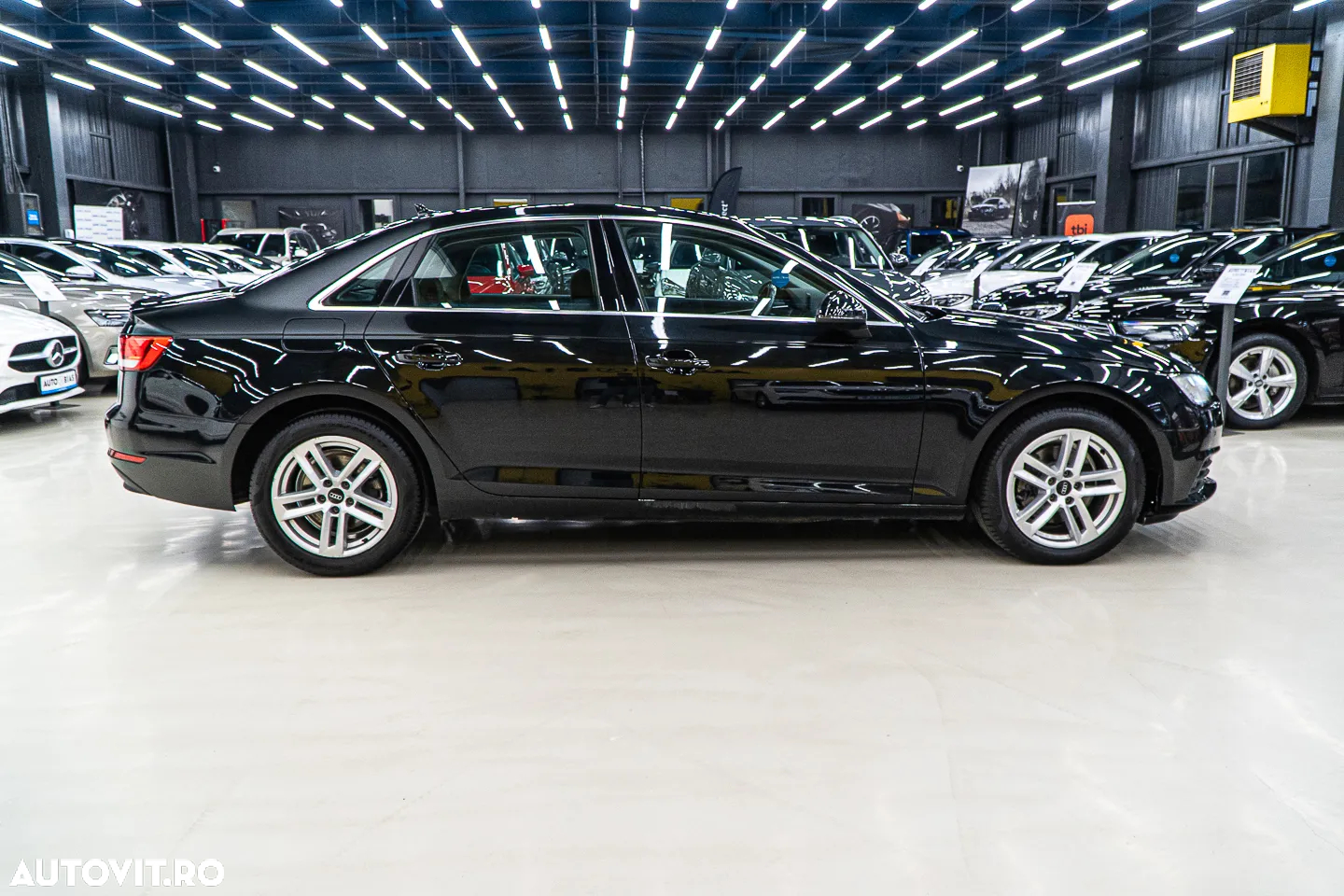 Audi A4 2.0 TDI S tronic Design - 20