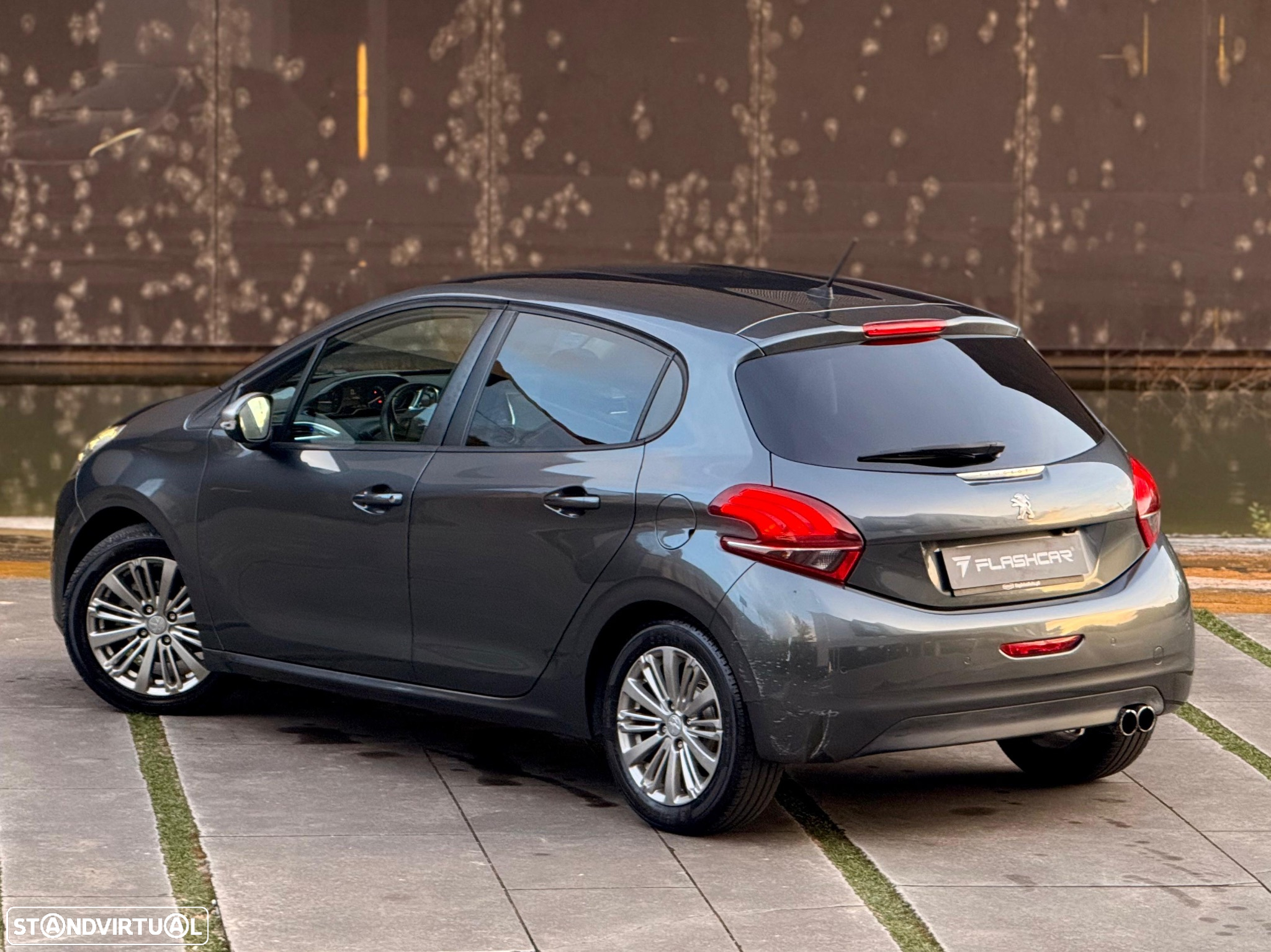 Peugeot 208 1.2 VTi SE Style - 5