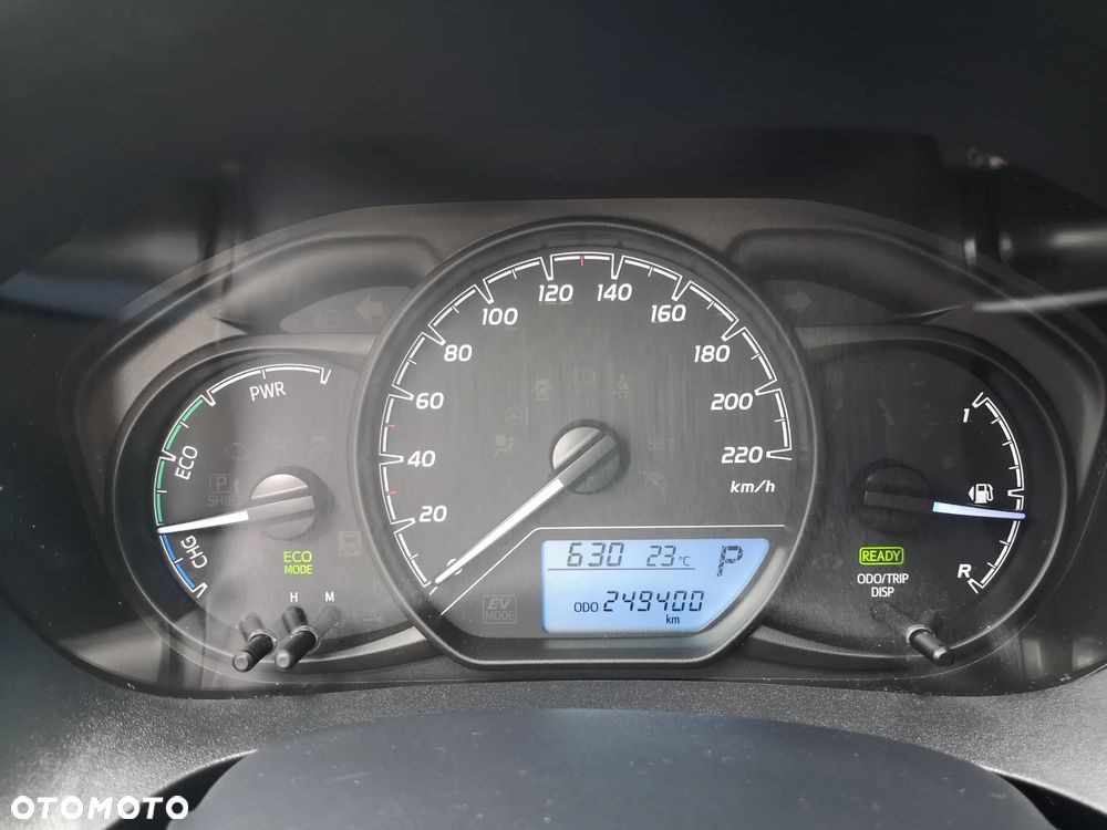 Toyota Yaris Hybrid 100 Sol - 16