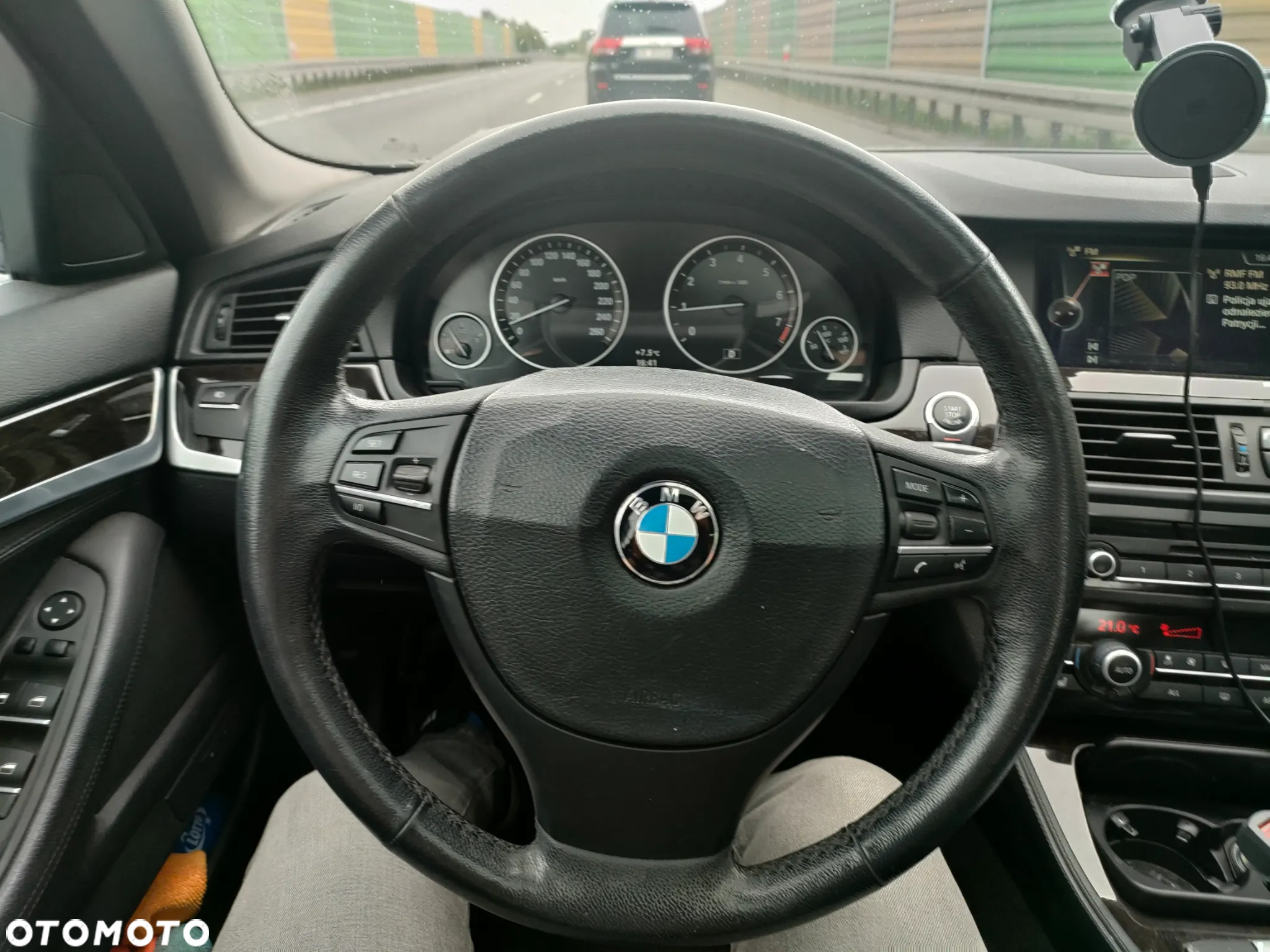 BMW Seria 5 528i xDrive - 30