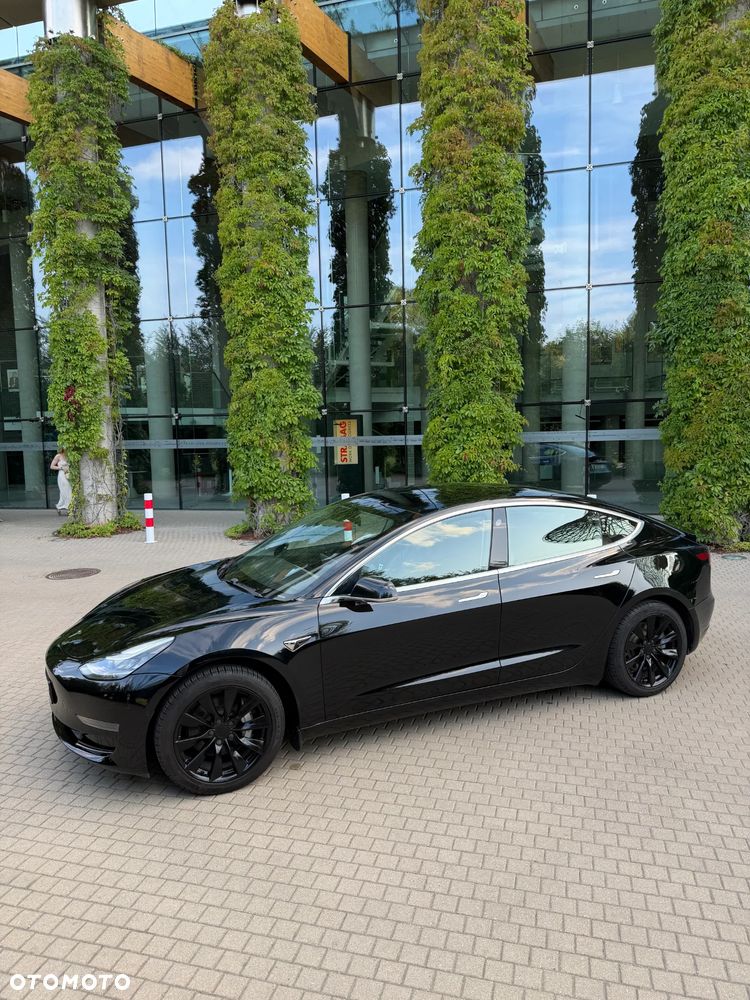 Tesla Model 3 - 12
