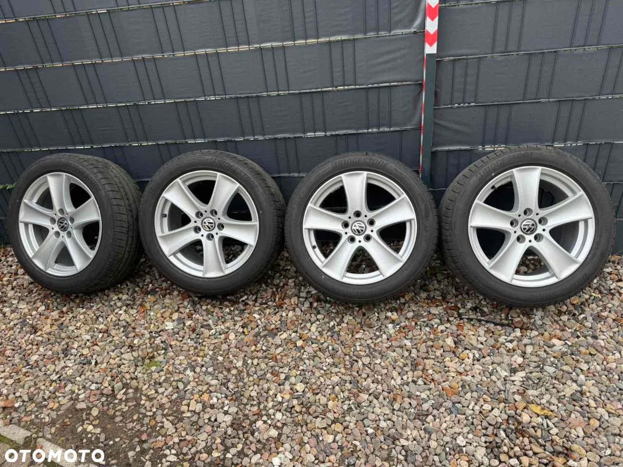 Volkswagen Caravelle - 11