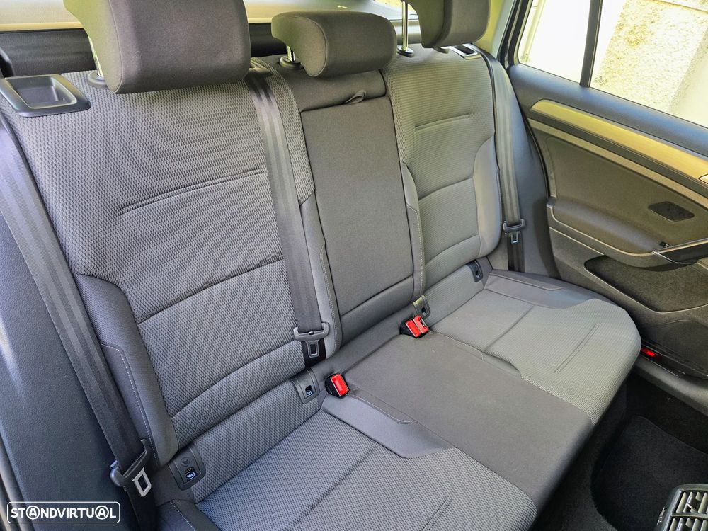 VW Golf Variant 1.6 TDi BlueMotion Confortline - 37