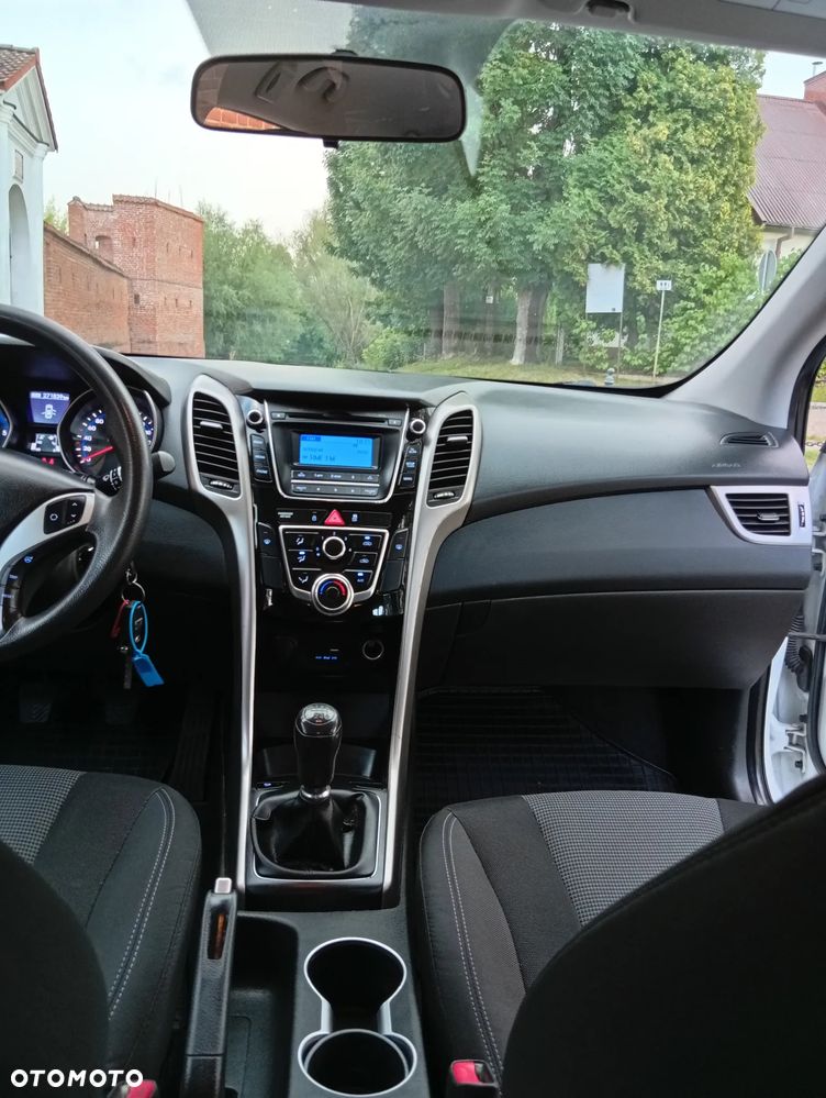 Hyundai i30 1.4 CRDi Classic + - 15