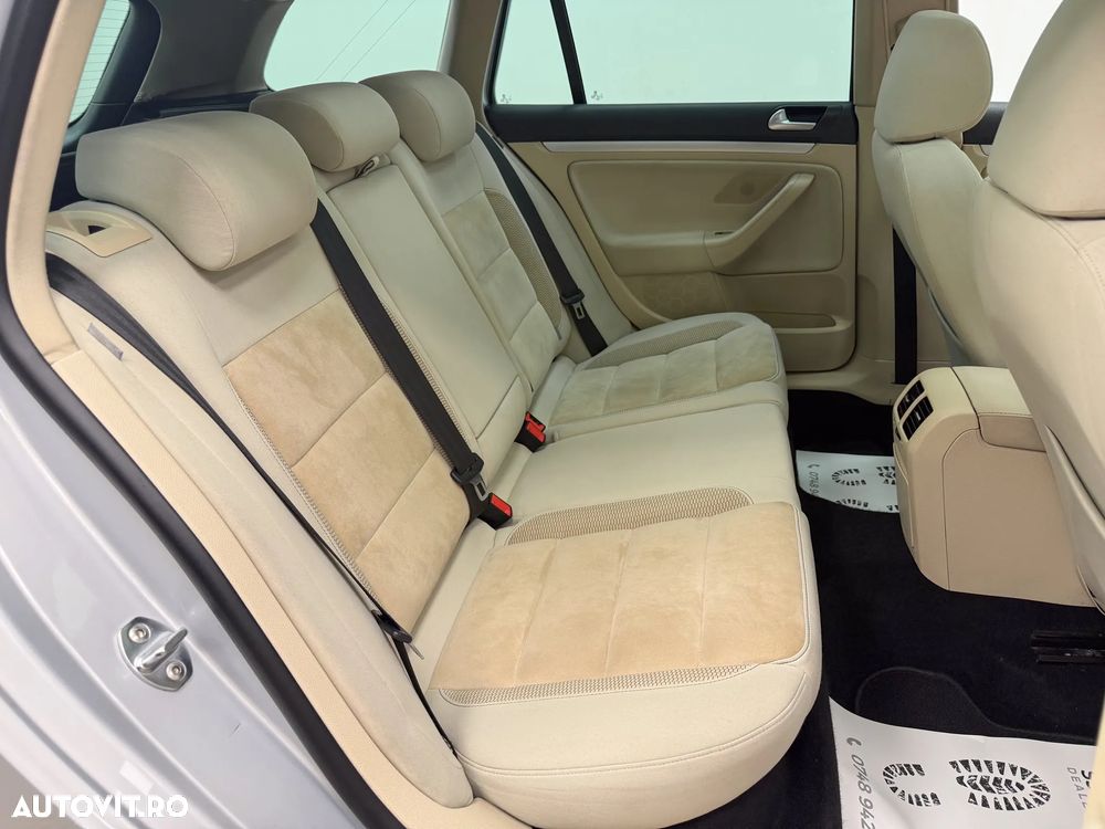 Volkswagen Golf Variant 2.0 TDI DPF DSG Exclusive - 17