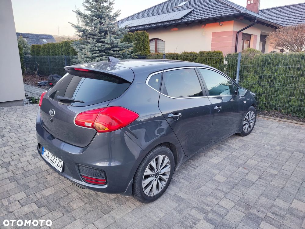 Kia Ceed 1.6 GDI Smart Plus DCT - 30
