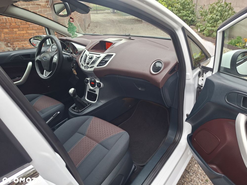 Ford Fiesta 1.25 Titanium - 10