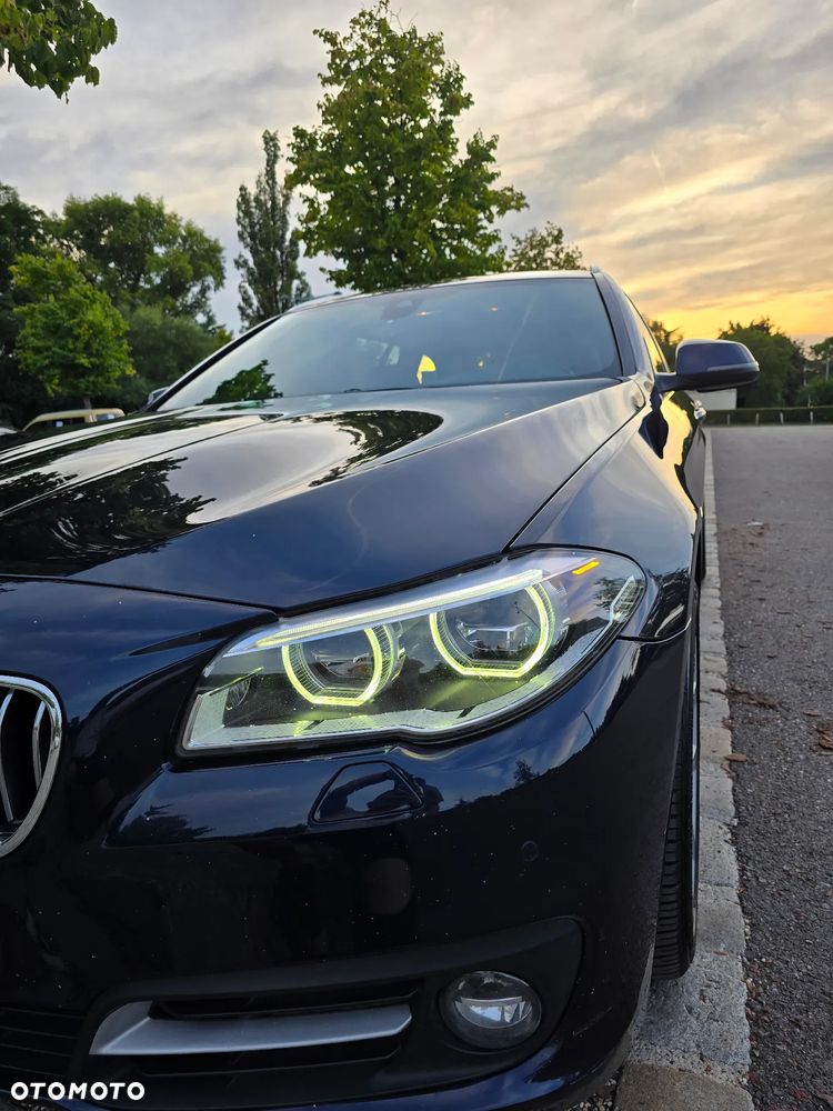 BMW Seria 5 525d xDrive - 11