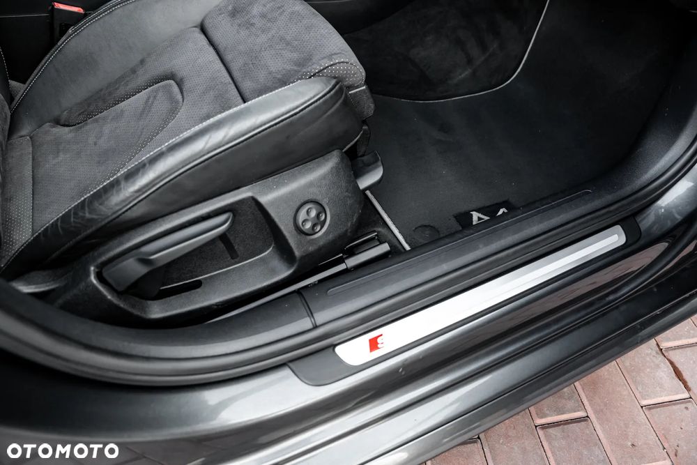 Audi A4 Avant 2.0 TFSI quattro S tronic S line Sportpaket - 24