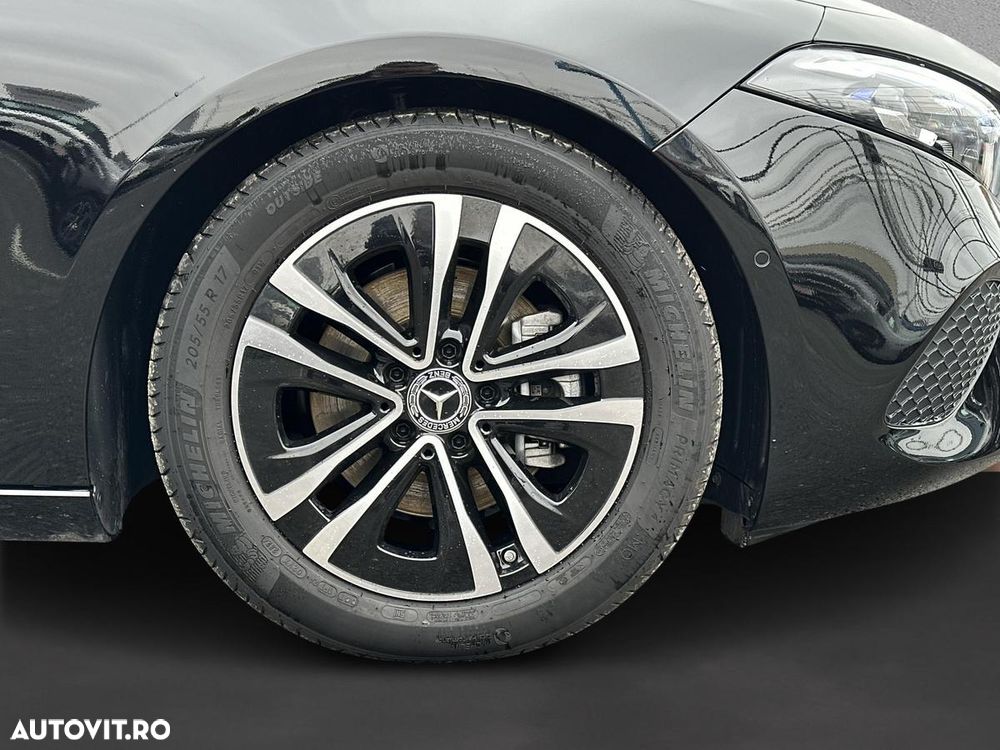 Mercedes-Benz A 180 Sedan 7G-DCT - 17