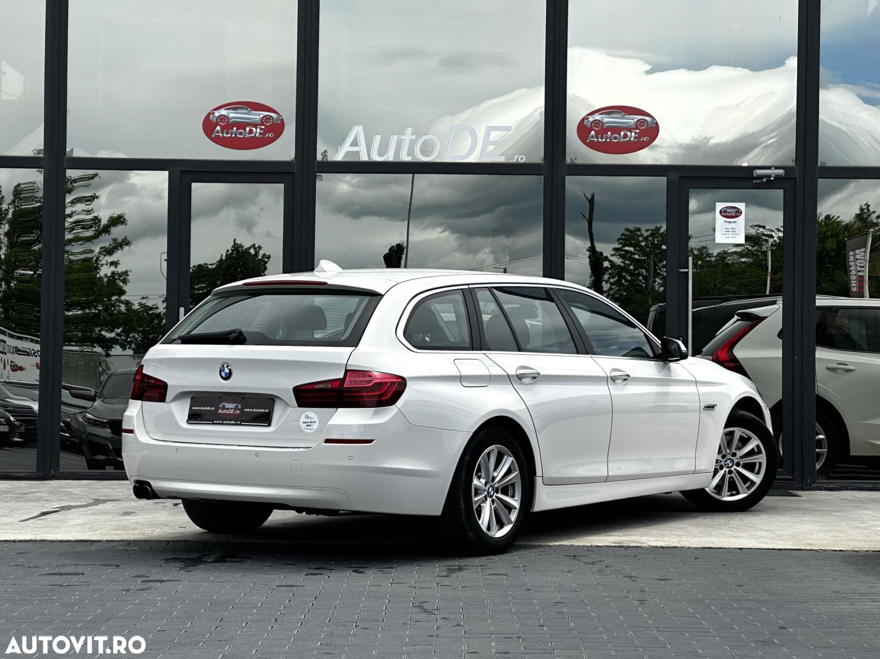 BMW Seria 5 518d Touring Aut. - 4