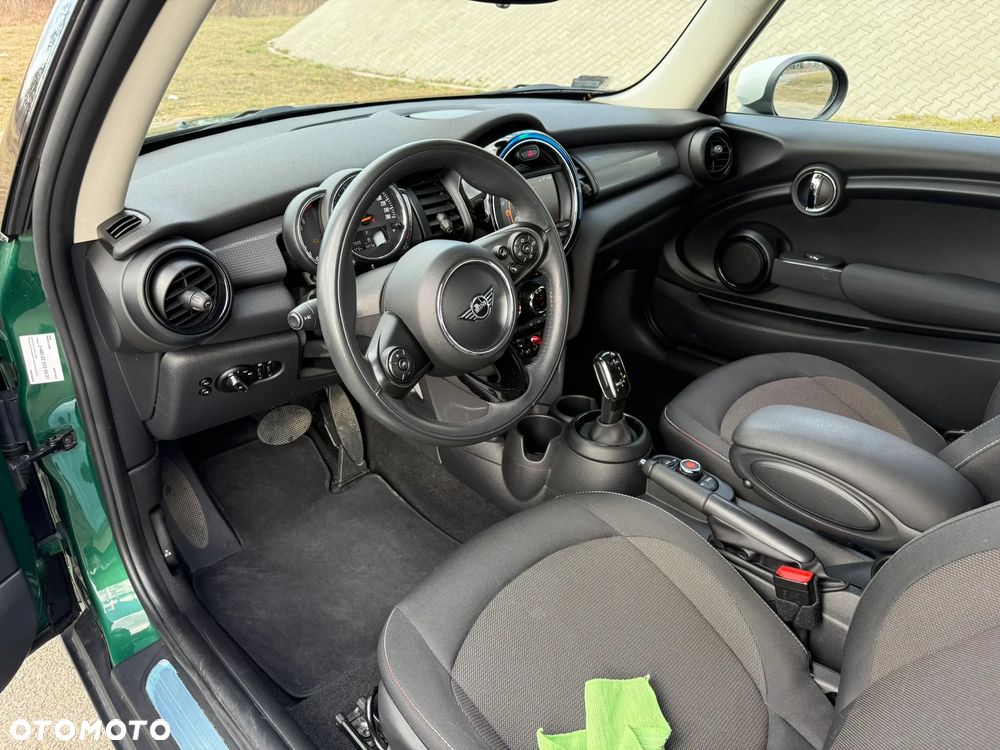 MINI Cooper Standard - 12