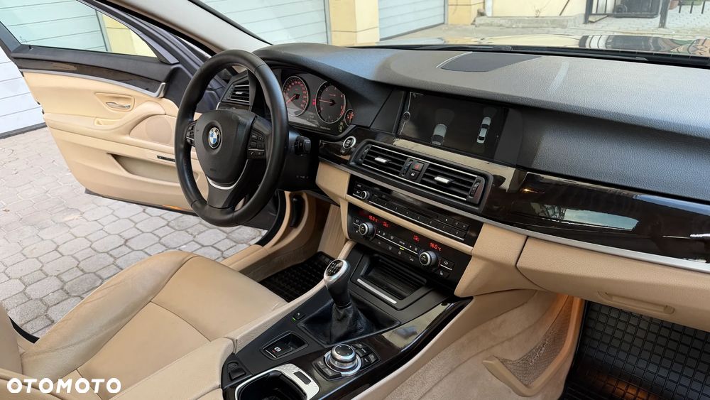 BMW Seria 5 520d Efficient Dynamics - 18