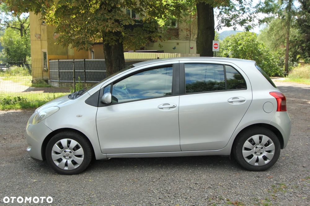 Toyota Yaris 1.3 - 3