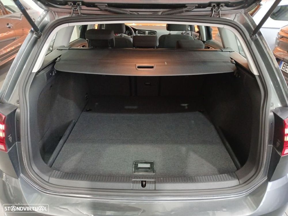 VW Golf Variant 1.6 TDi Confortline - 34