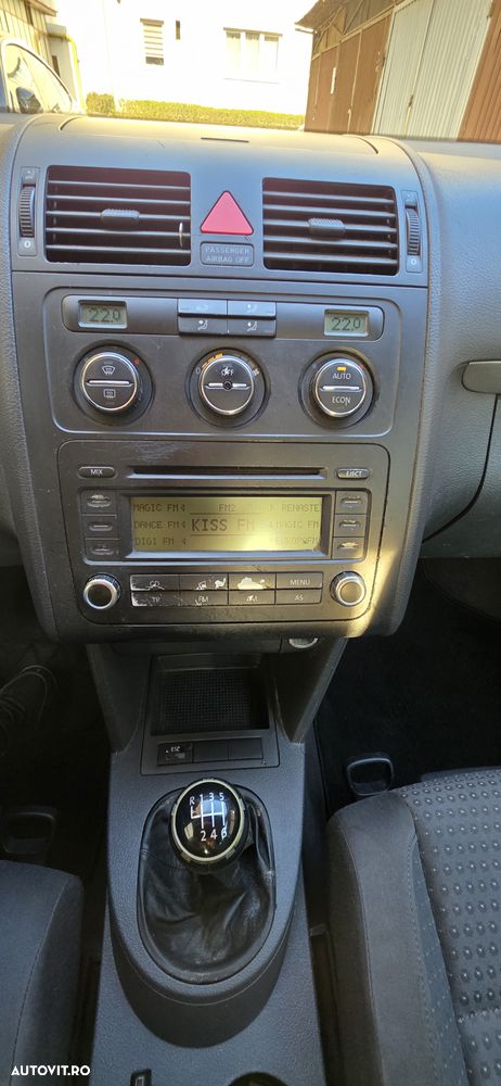 Volkswagen Touran 2.0 TDI DPF Highline - 5