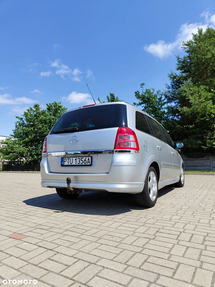 Opel Zafira - 11