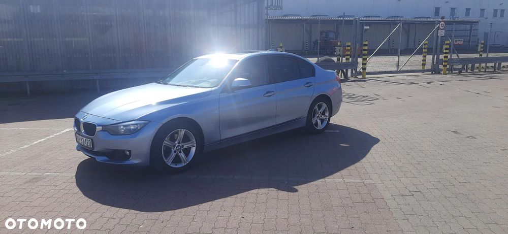 BMW Seria 3 320i - 3