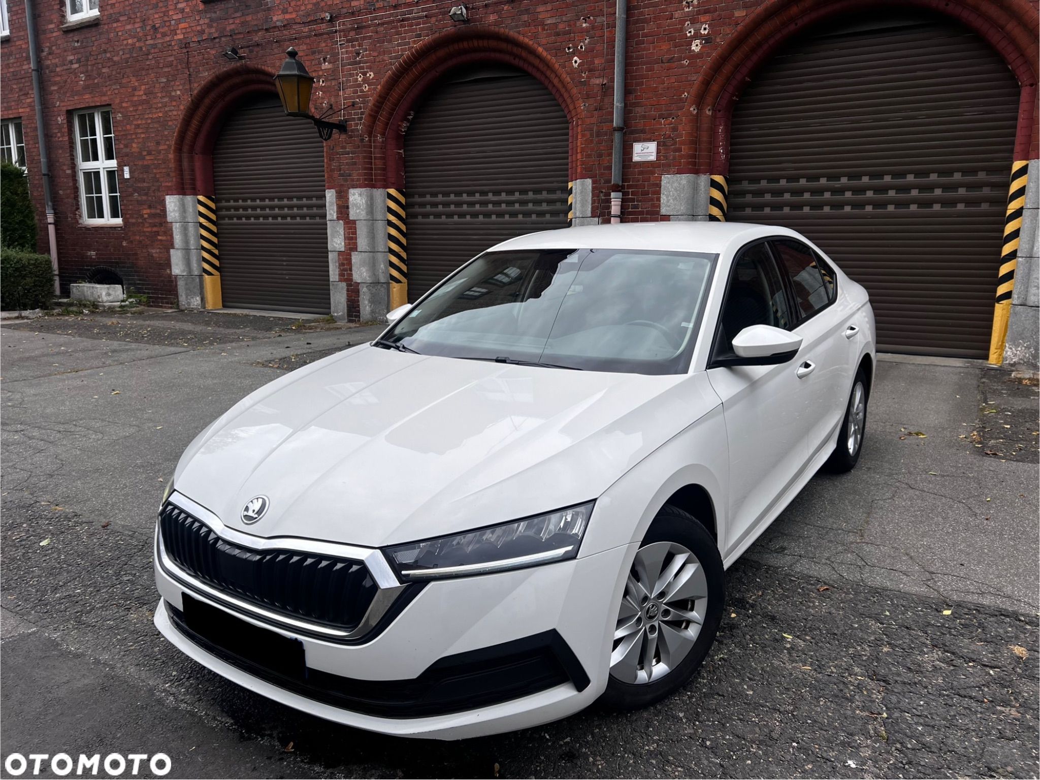 Skoda Octavia 2.0 TDI DSG Ambition - 1