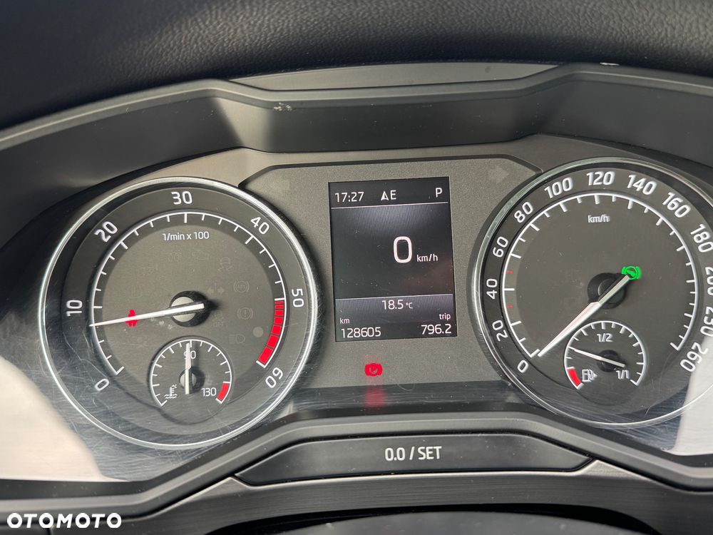 Skoda Superb 2.0 TDI Style DSG - 11