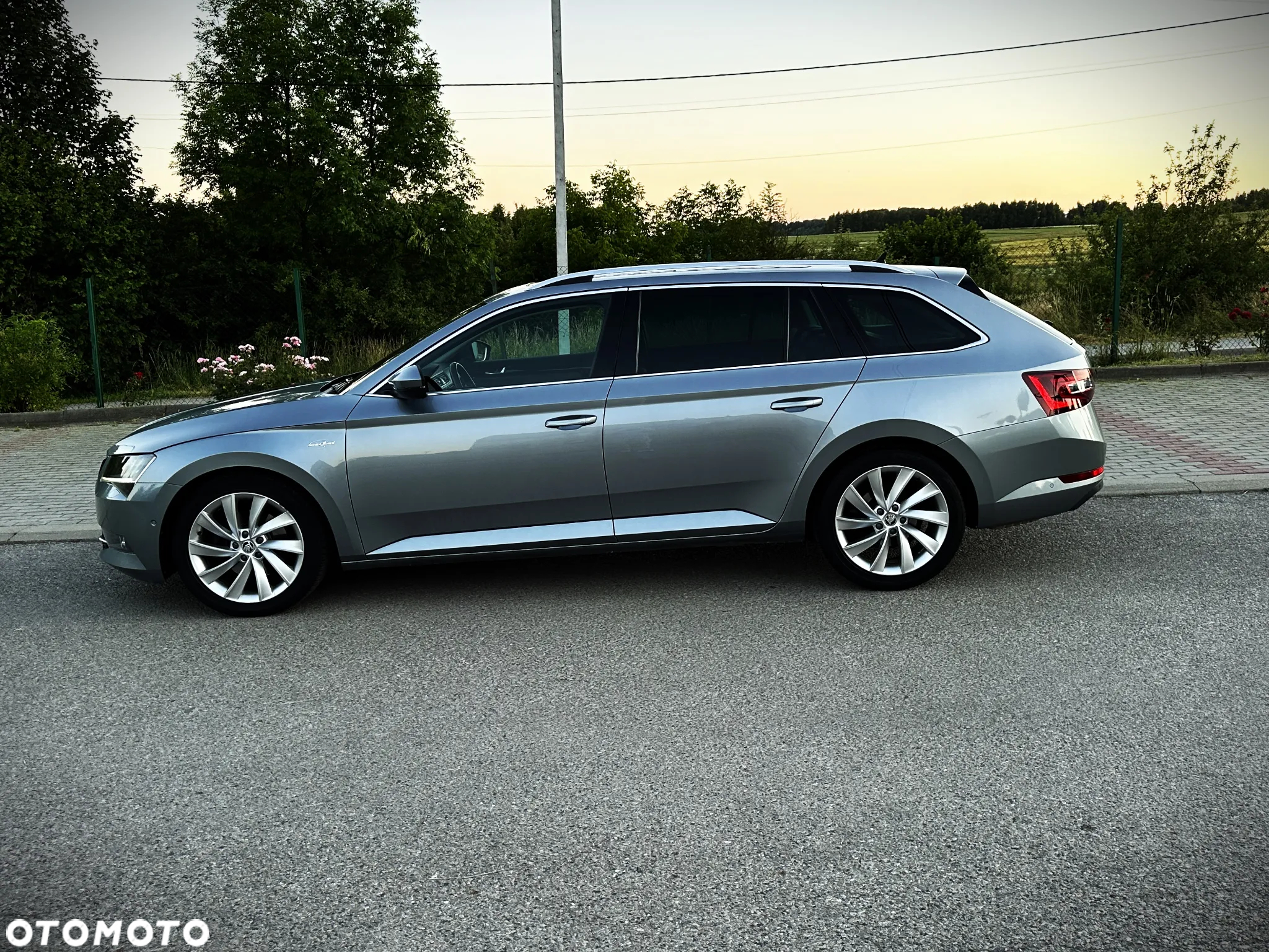 Skoda Superb Combi 2.0 TDI 4x4 DSG L&K - 8