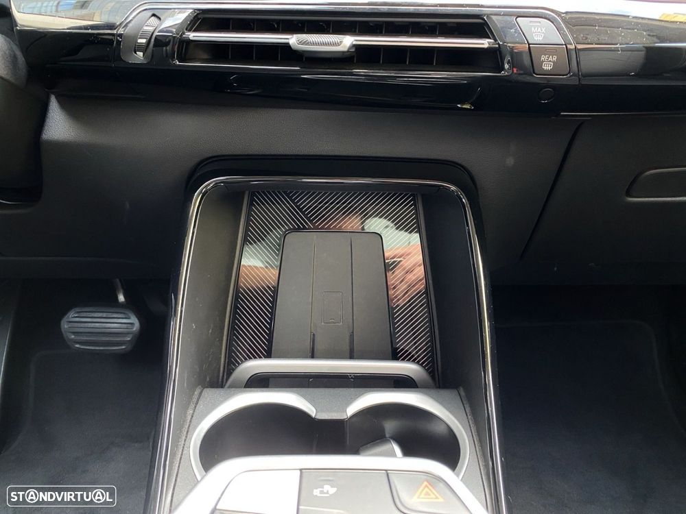 BMW iX1 eDrive20 xLine - 12