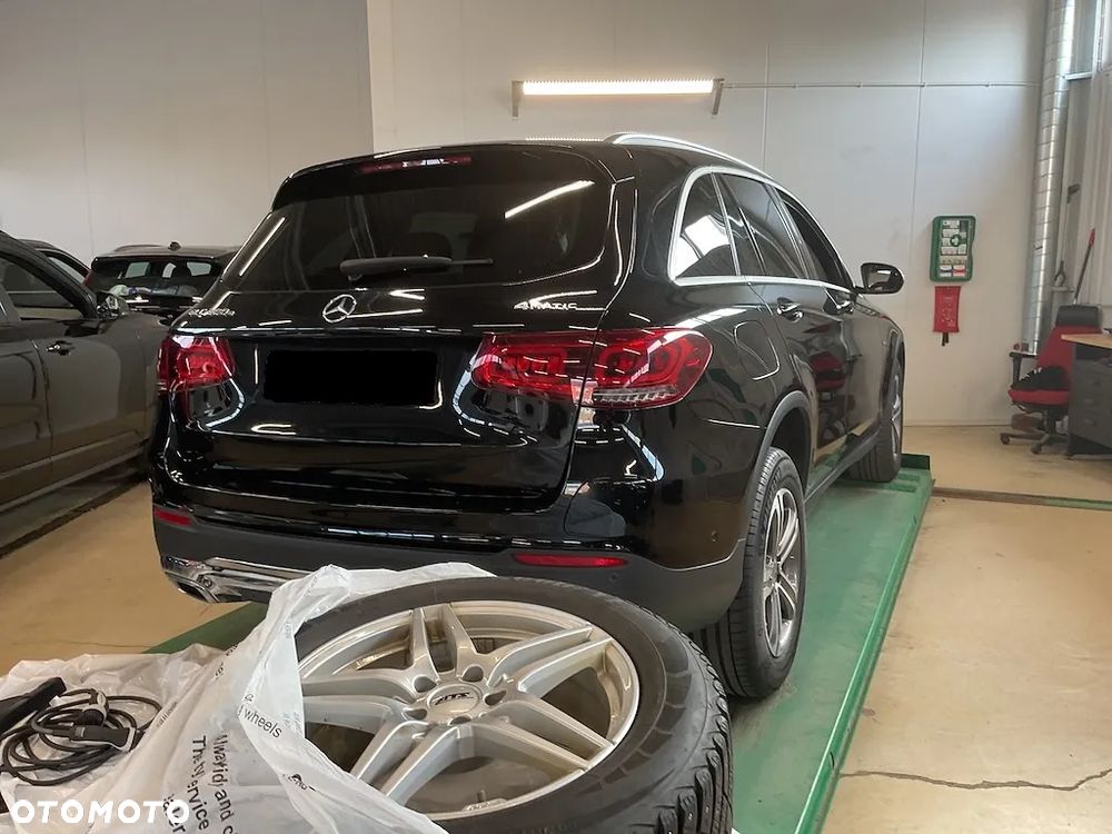 Mercedes-Benz GLC 300 e 4-Matic Avantgarde - 3