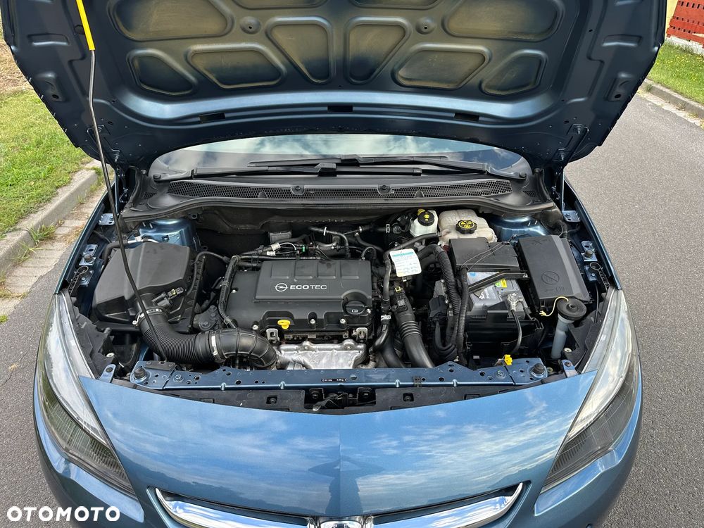 Opel Astra 1.4 Turbo Cosmo - 11