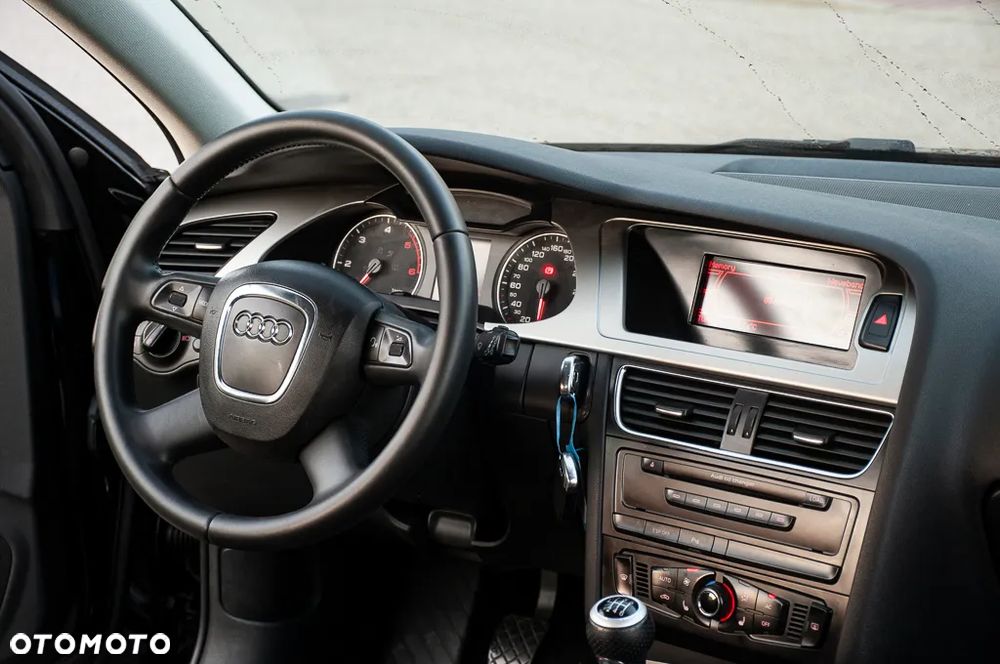 Audi A4 Avant 2.0 TDI DPF quattro Ambiente - 18