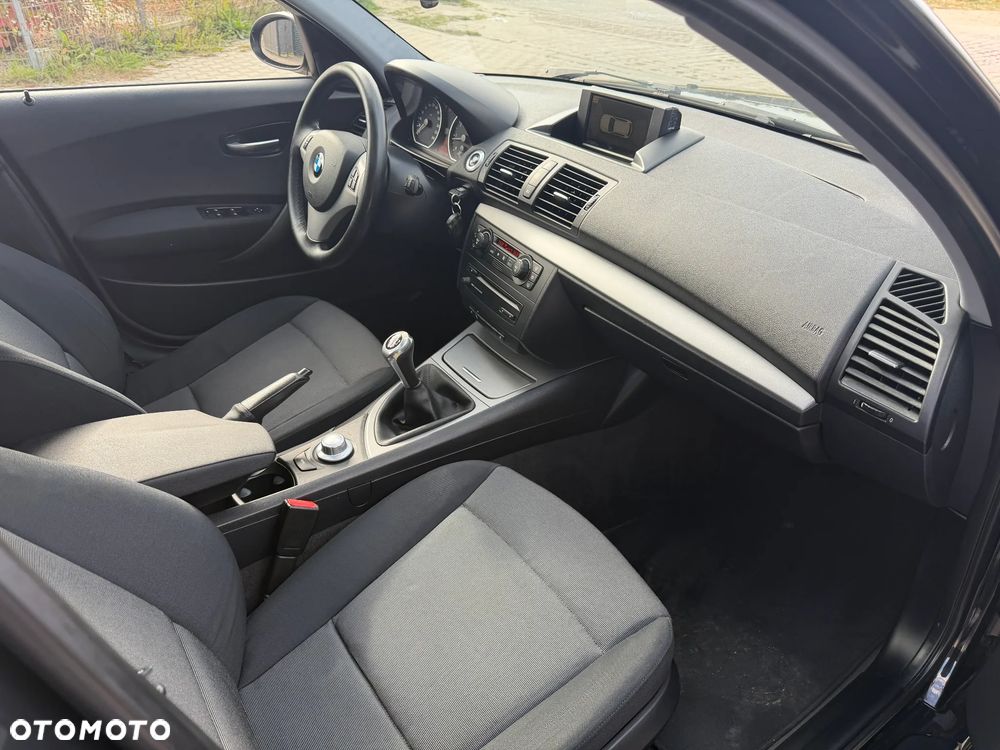BMW Seria 1 116i - 30