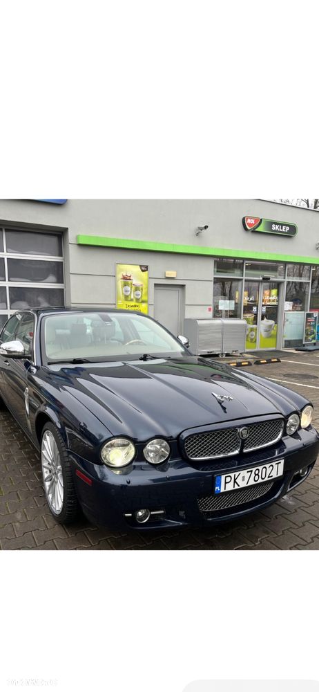 Jaguar XJ XJ8 4.2 LWB Executive - 24