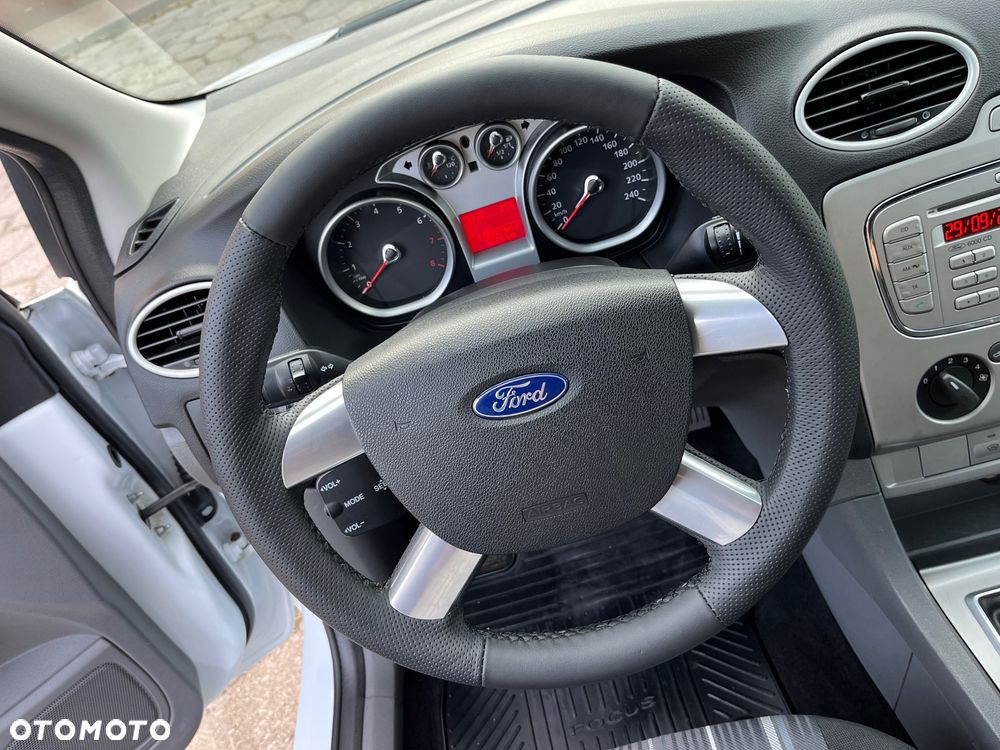 Ford Focus - 33