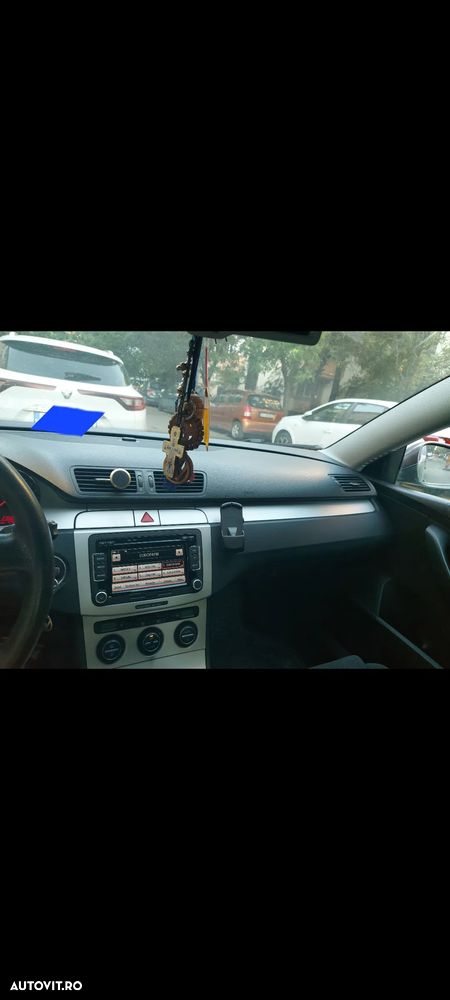 Volkswagen Passat - 11