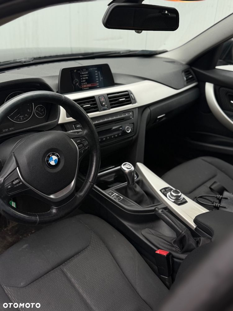 BMW Seria 3 320d - 9