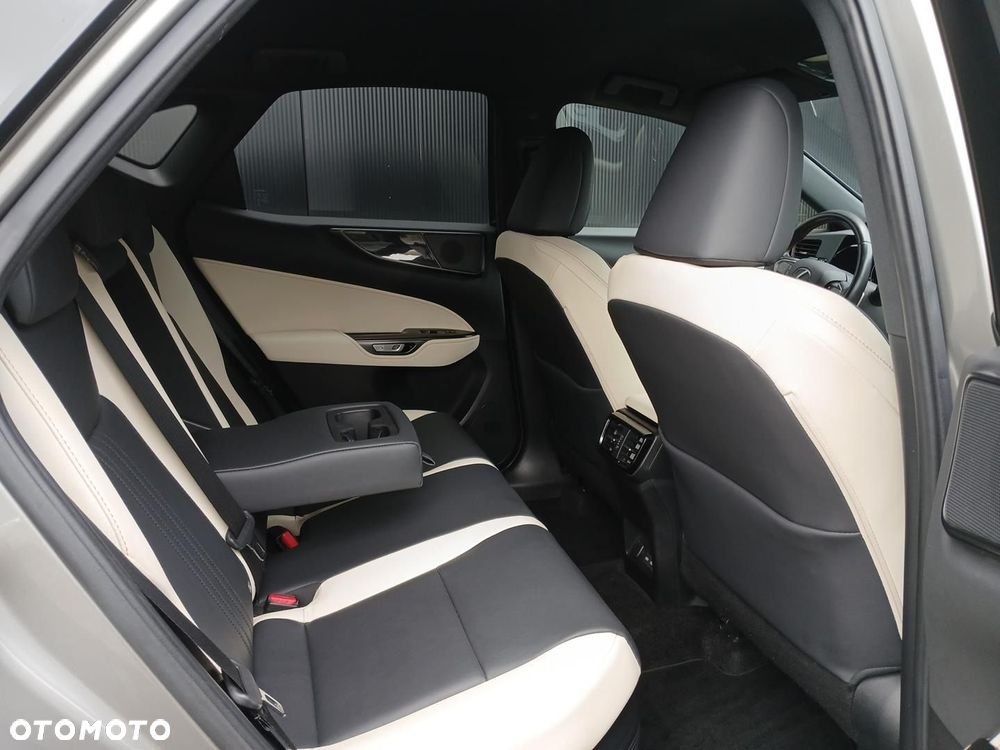 Lexus NX 350h Prestige AWD - 26