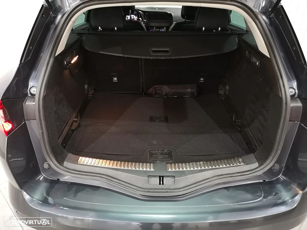 renault megane-sport-tourer ver-1-5-blue-dci-bose-edition-edc - 19