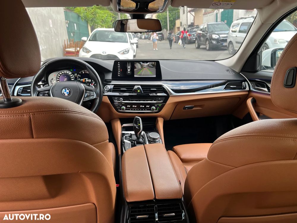 BMW Seria 5 530d Aut. Luxury Line - 13