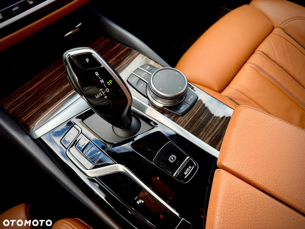 BMW Seria 5 530d xDrive - 18