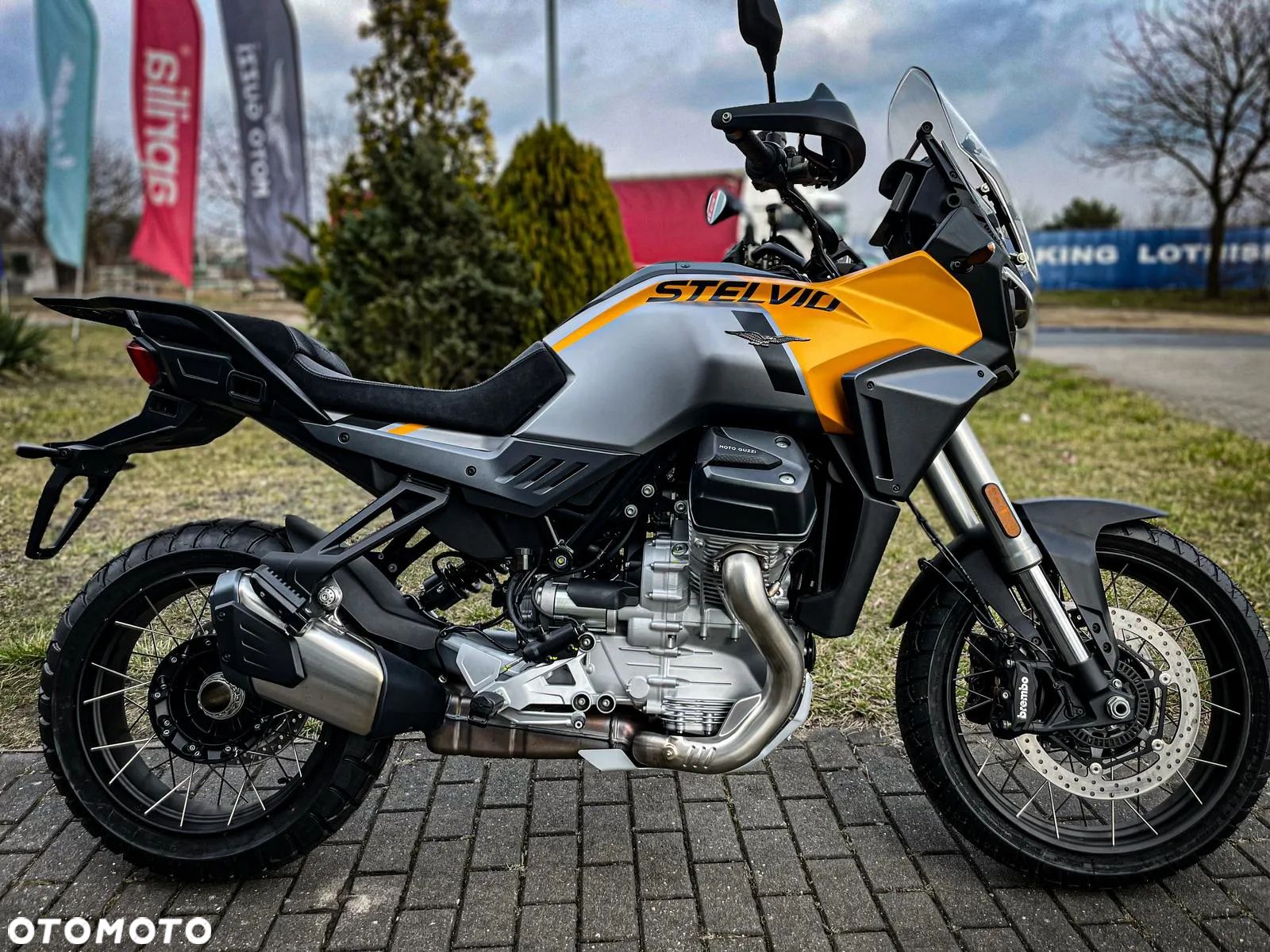 Moto Guzzi Stelvio - 1