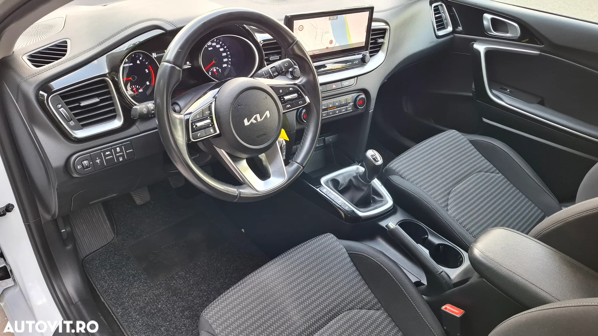 Kia Ceed 1.6 CRDi (48V Mild-Hybrid) Vision - 12