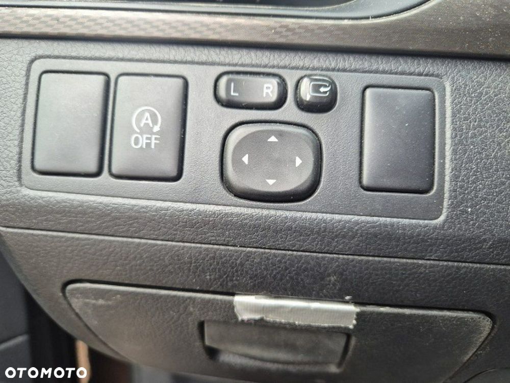 Toyota Avensis - 13