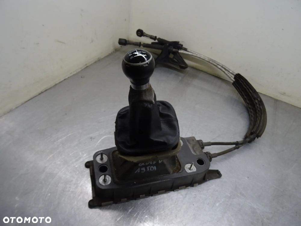 VW GOLF V 03-09 HB 3D 1.9TDI LEWAREK WYBIERAK BIEGÓW 1K0711061B - 1