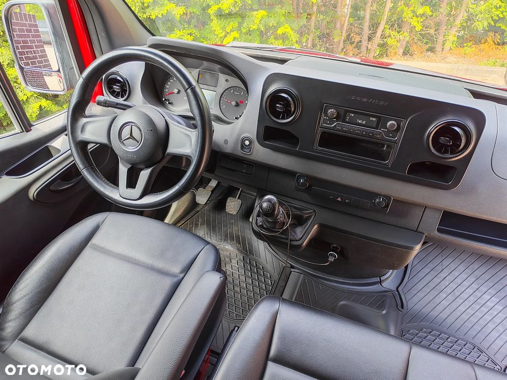 Mercedes-Benz Sprinter 211 - 12