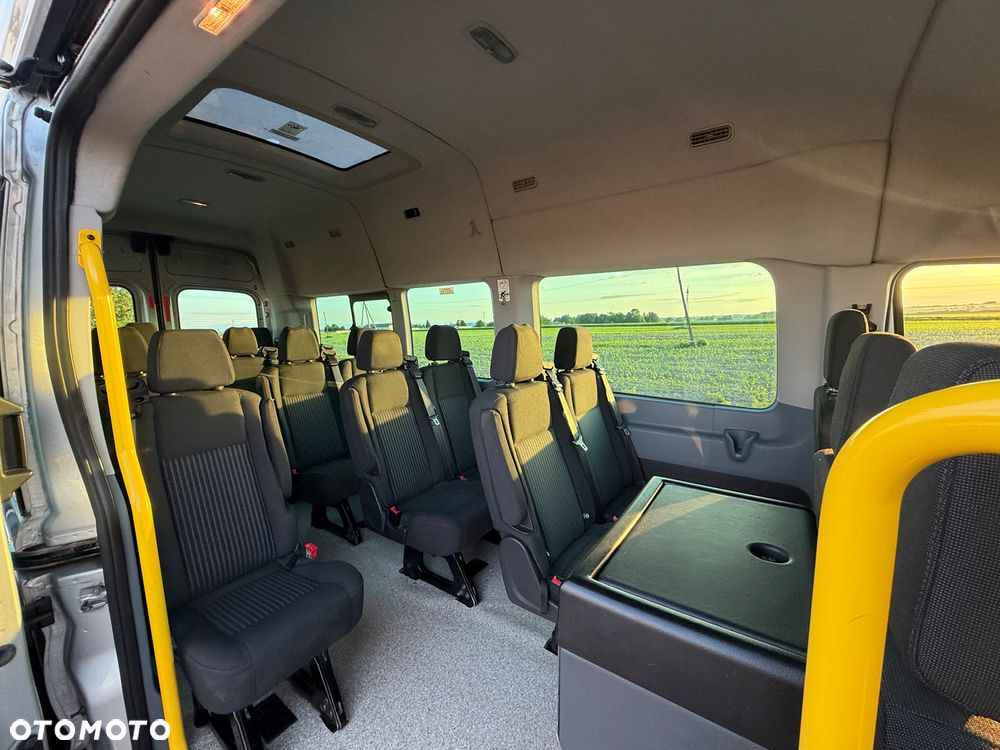 Ford Transit 18 osobowy - 11