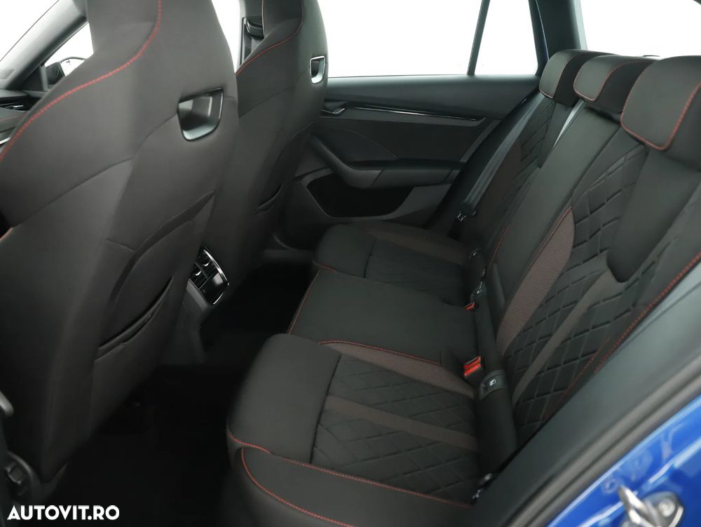 Skoda Octavia Combi 1.4 TSI iV DSG RS - 11