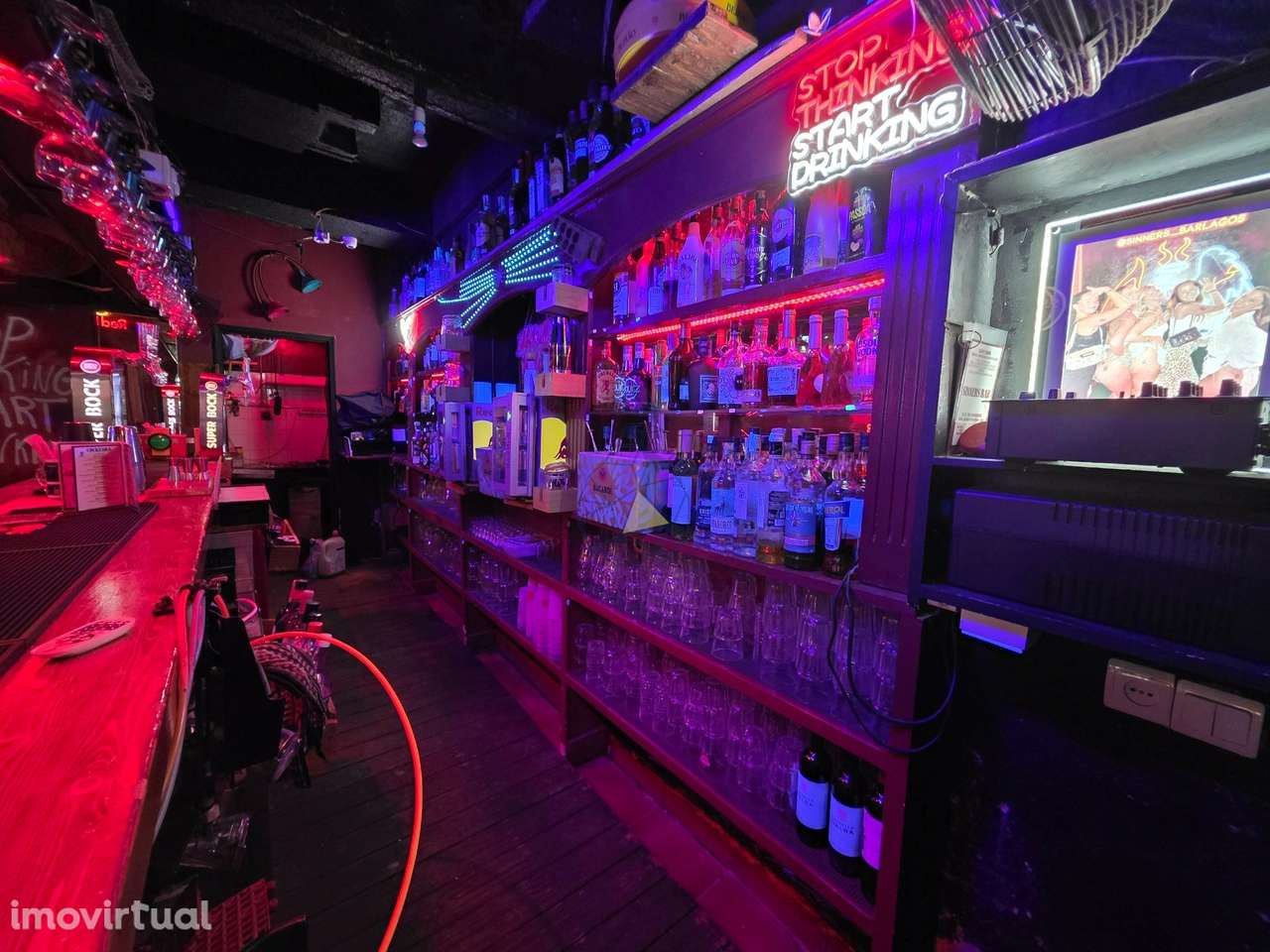 Estabelecimento comercial no histórico de Lagos | Elevado Potencial de - Grande imagem: 4/17