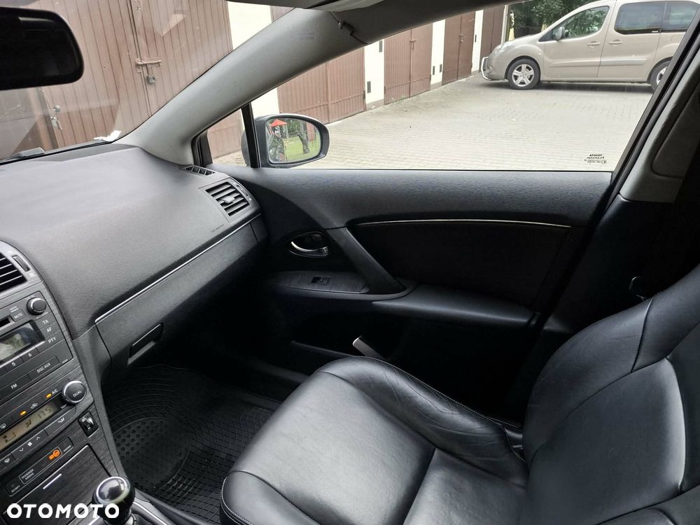 Toyota Avensis 1.8 Business Edition - 13