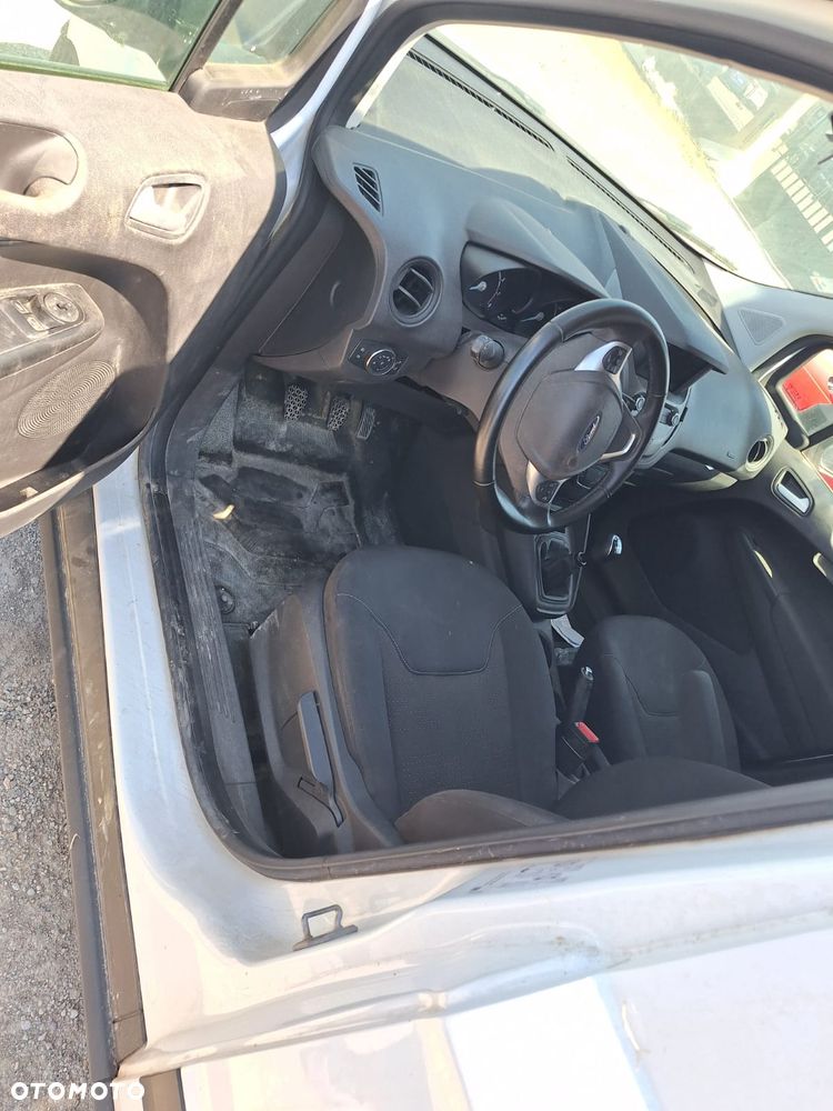 Ford Transit courier - 24